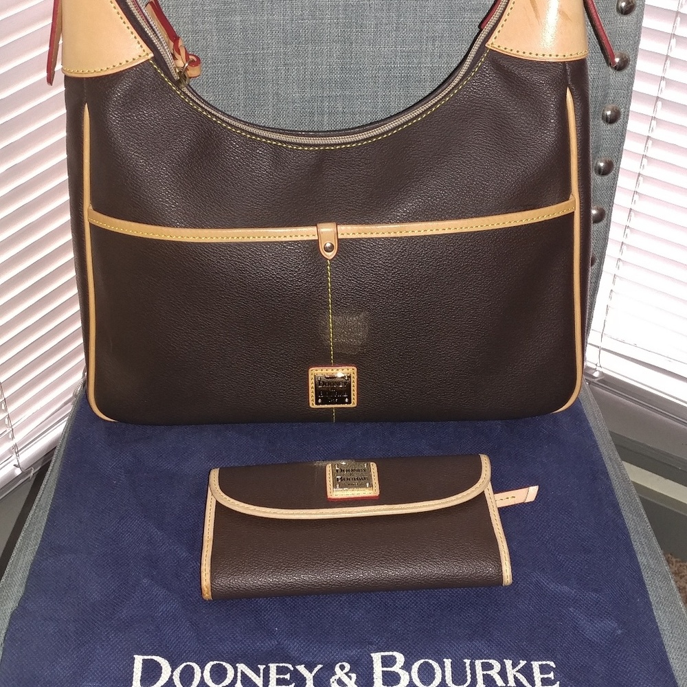 Dooney & Bourke Shoulder Bag & Wallet